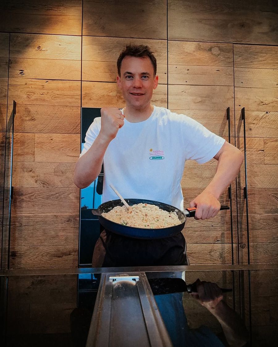Manuel Neuer was not coming to Bayern's party. He found Risotto, at home! / Photo: Instagram Leverkusen ruined Bayern's party »Only 4 players at the restaurant, Neuer cooked at home!