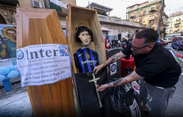 Lower ironies and macabre allusions to Inter and coach Simone Inzaghi / Photo: X