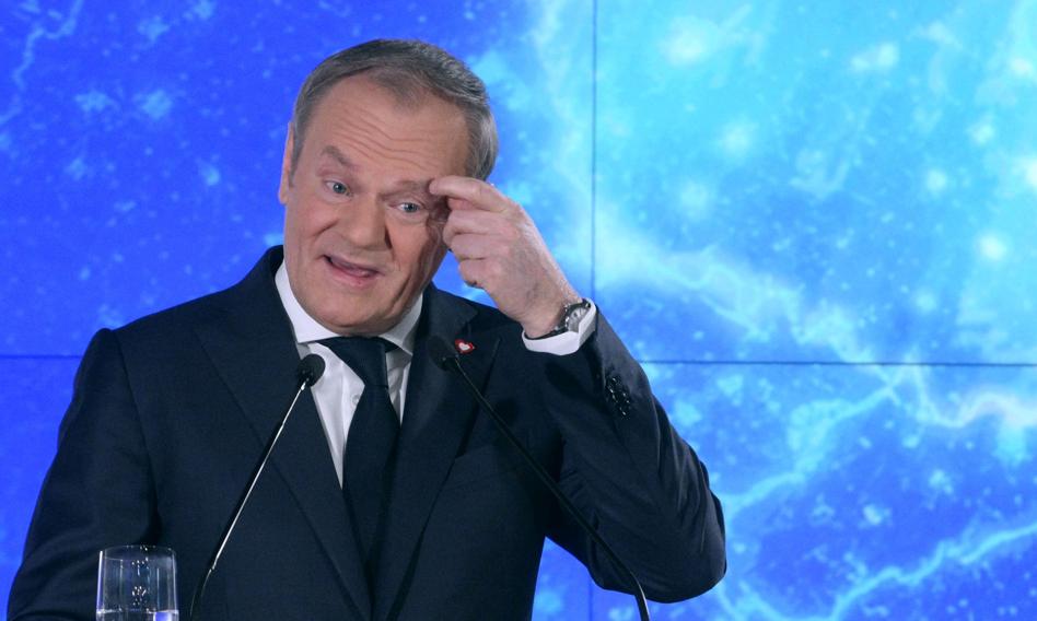 The government is in the downside. Poles mislead the coalition and the prime minister itself