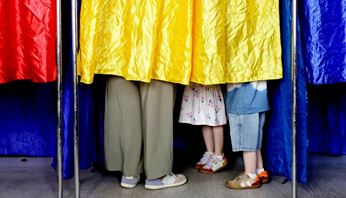 Many Romanians came to the EPAFE photo polling stations