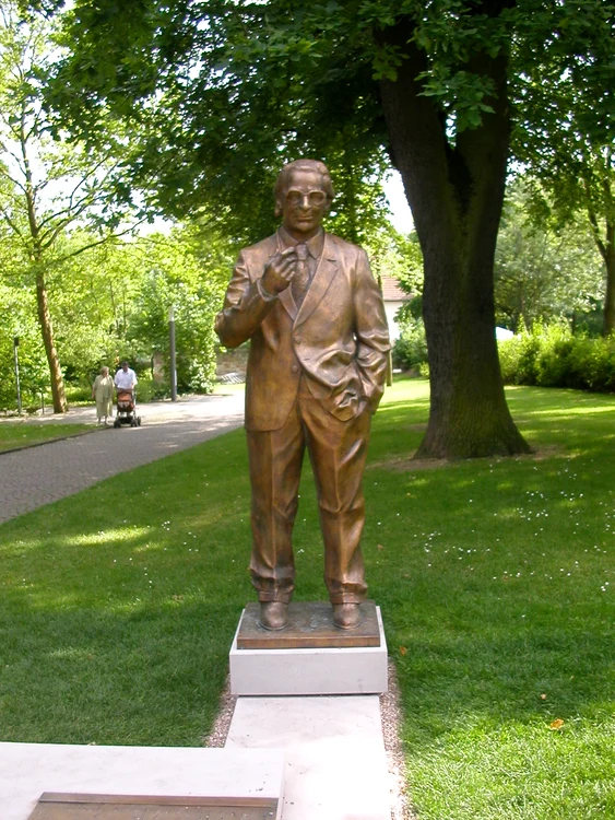 Konrad's statue struck from Bad Hersfeld Photo Wikipedia