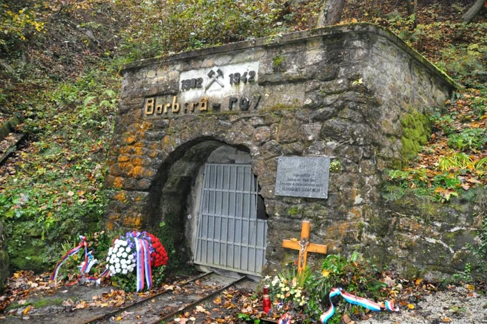 One of the wells in which the Croatian Croatians were thrown on the Wikipedia photo