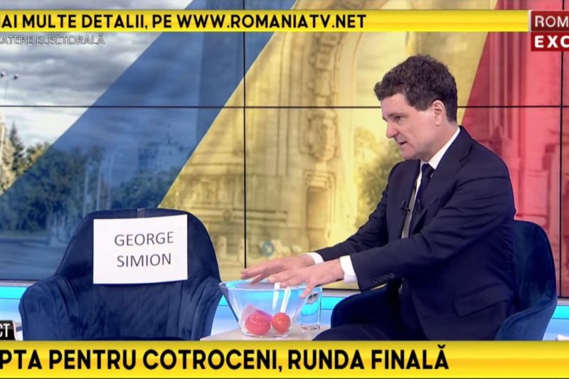 Nicușor Dan participates alone in the presidential debate from Romania TV. Photo: video capture