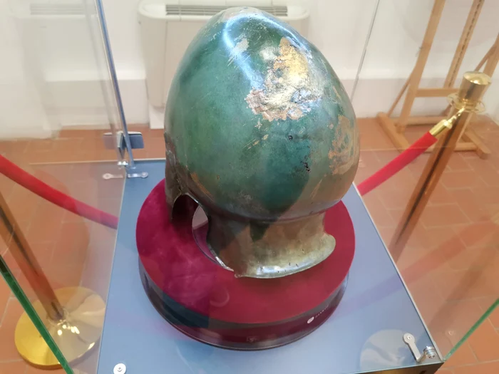 Chalcidic helmet from Balș was exhibited at Slatina Photo: Alina Mitran