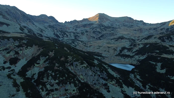 The ridges of the Retezat Mountains. Photo: Daniel Guță. TRUTH