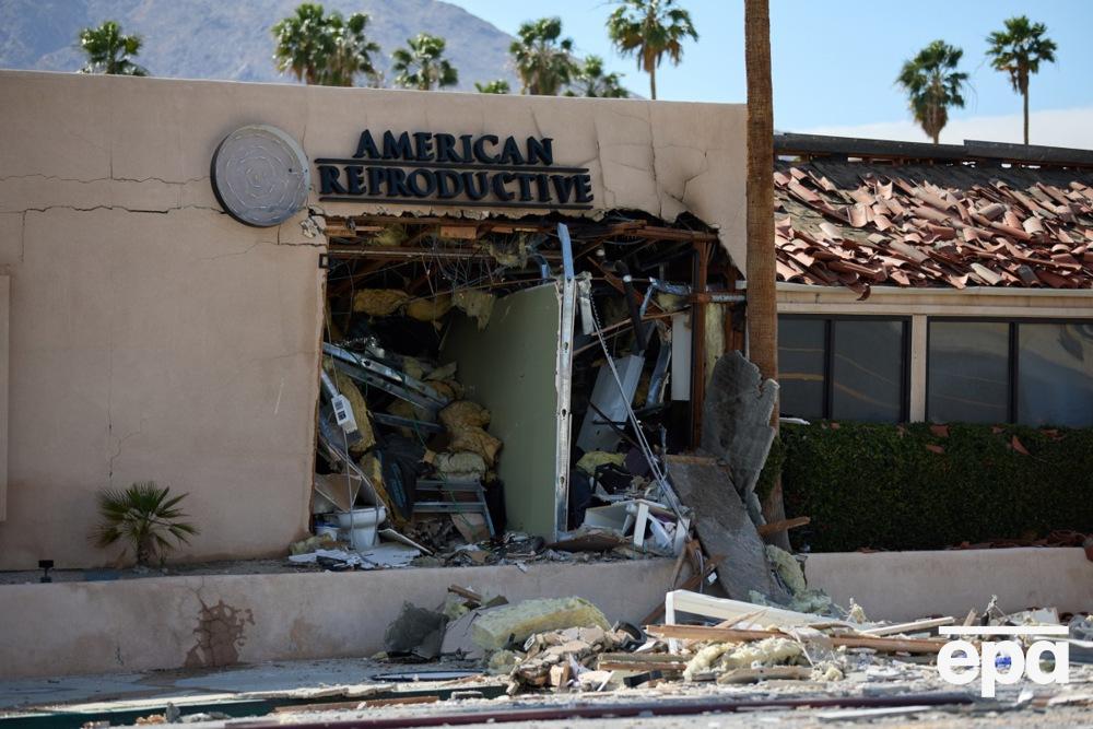 In California there was an explosion near Medclinic. The FBI announced a terrorist attack. Photo 3