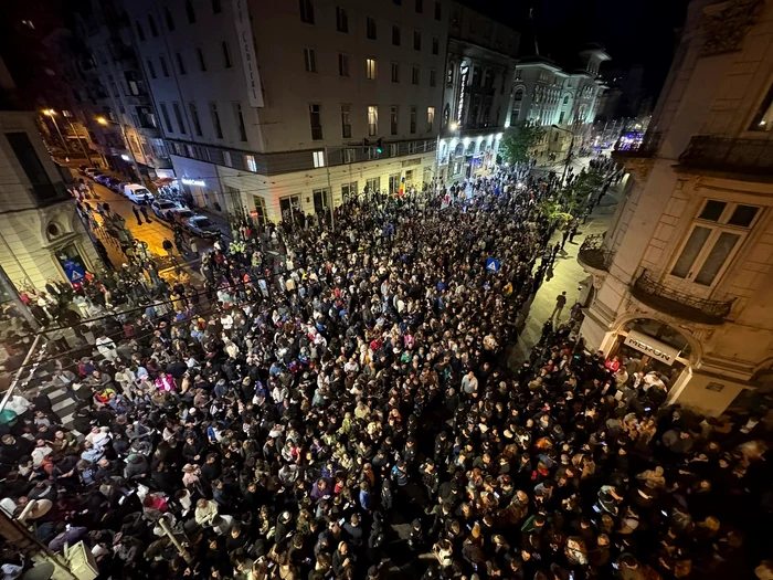 Nicușor Dan's supporters came out, on Sunday, on the photo street: FB/Cătălin Urdoi