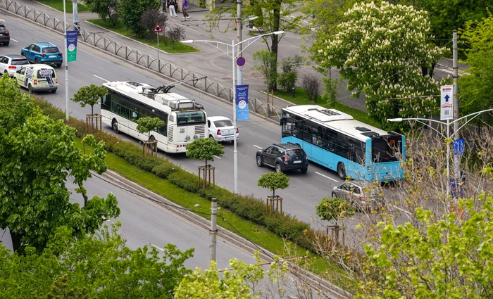 Unique Buses for Buses on Carol I Boulevard in Bucharest Photo: Shutterstock