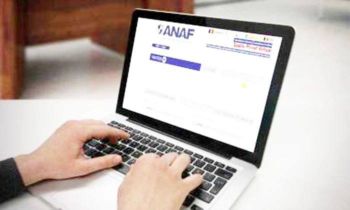 Someone downloads the unique statement from the ANAF website