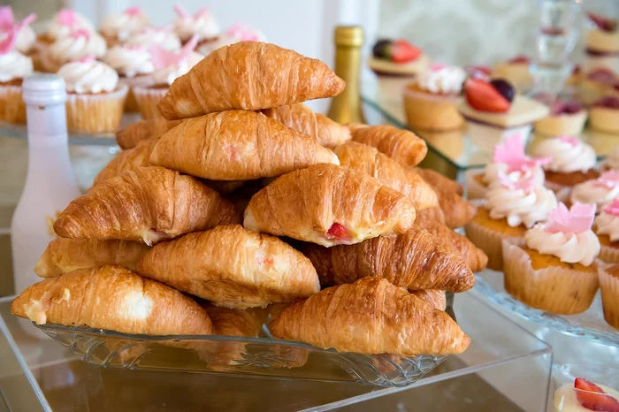 Croissants are popular for breakfast, but they are not effective to quench hunger. Pixabay.com