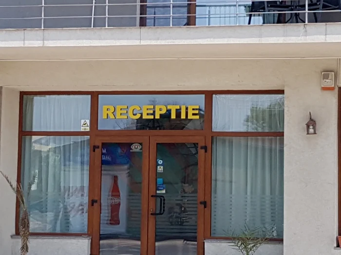 Entry into a hotel that writes