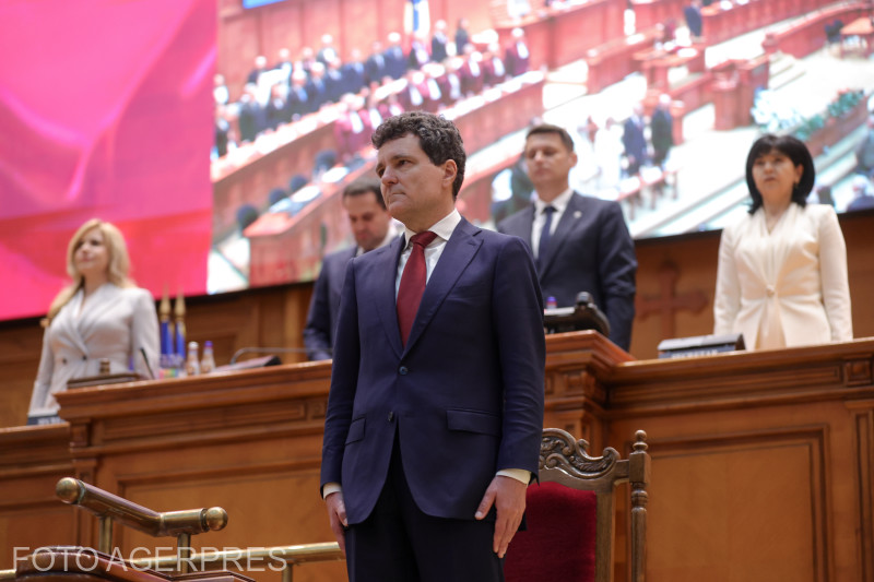 The solemn meeting to take the investment oath according to President Nicușor Dan, in the plenary of the Chamber of Deputies and the Senate. Photo: Radu Tuță / Agerpres