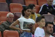 Ngezana's wife again drew all eyes on the national arena »as she appeared at the derby: the details caught in the stands