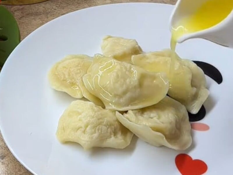 Dumplings according to this recipe are soft and elastic. How to cook the perfect dough in milk