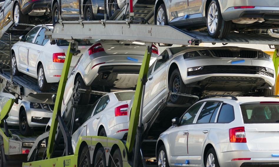 Polish companies want to (to) to buy cars. The reasons are surprising