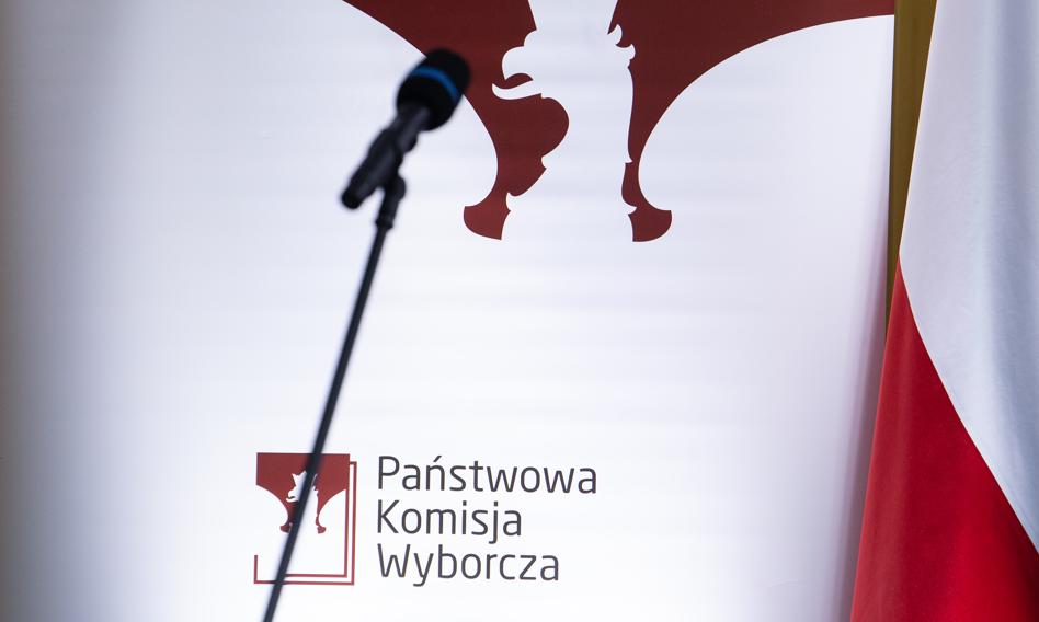 PKW decided. PiS will get PLN 11 million less. The confederation will also lose