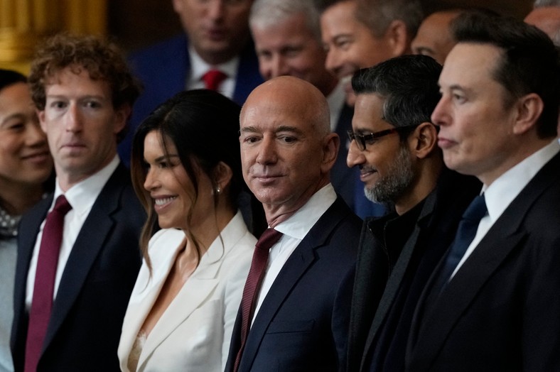 Mark Zuckerberg, Lauren Sanchez, Jeff Bezos, Sundar Pichai and Elon Musk at the inauguration of the presidency of Donald Trump in the Rotunda of the United States Capitol, January 20, 2025.