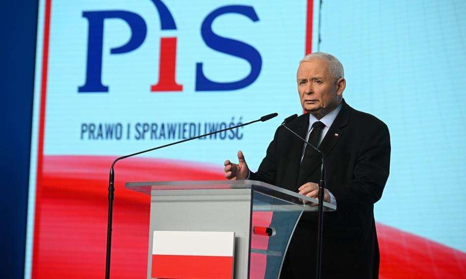 Should Kaczyński give up power in PiS? Poles speak directly