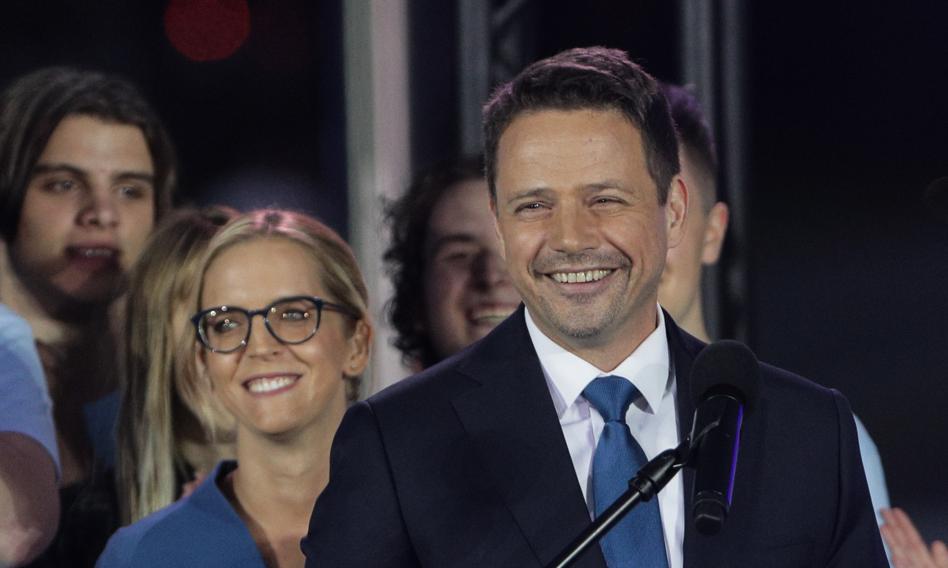 In polls without major changes. Trzaskowski with a strong advantage