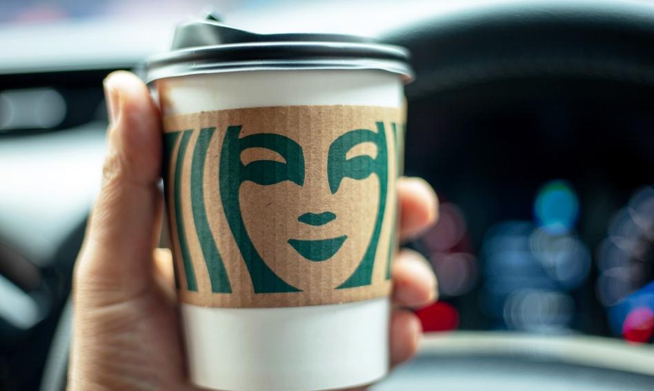 The election silence in Korean. Names of candidates prohibited in Starbucks