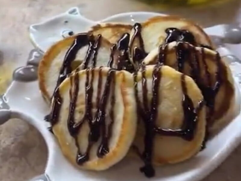 Pancakes prepared according to this recipe will remain magnificent even after cooling