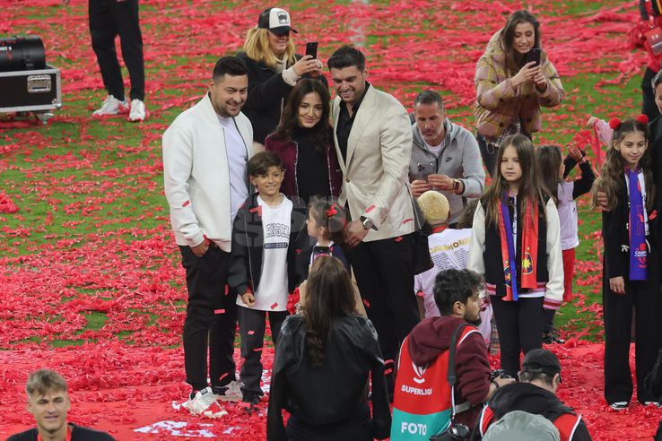 Teodora Becali, Mihai Mincu, Gigi Becali, at FCSB - U Craiova 1-0. Photo: Ionuț Iordache (gsp.ro)