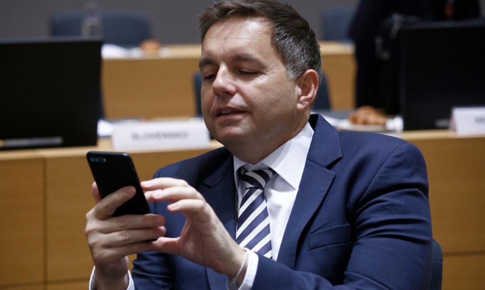 He handed a bribe and was convicted. President of the Central Bank of Slovakia in trouble
