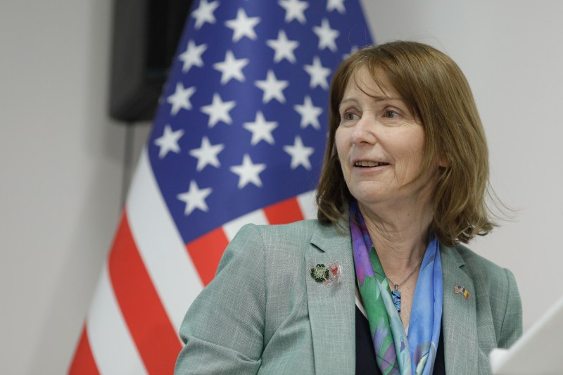 Kathleen Kavalec will leave the US ambassador to Romania. 