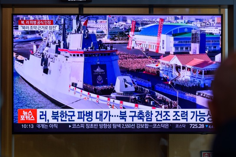 Disaster at the launch of a large war ship in North Korea. Kim Jong One: A criminal act that cannot be tolerated / what happened to the 5,000 -tonne destroyer