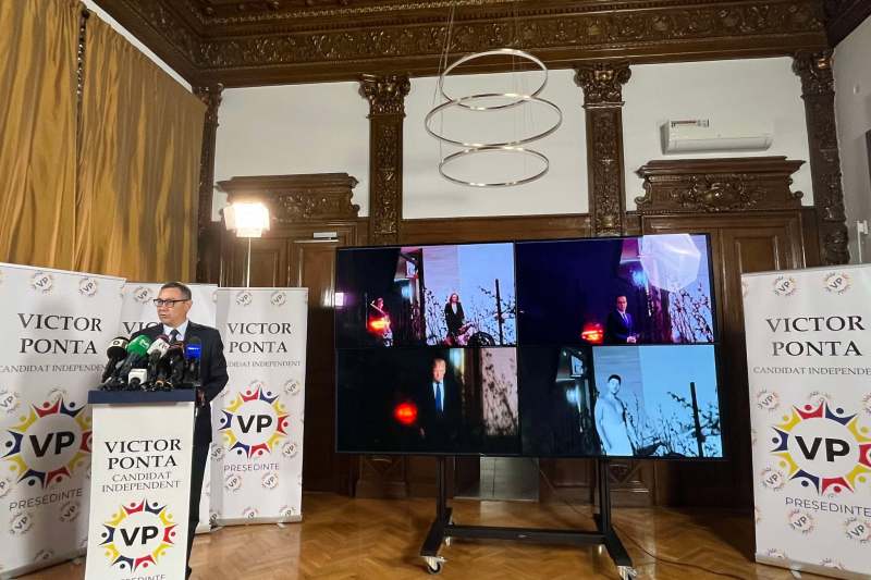 Victor Ponta accuses that the pictures presented by Lasconi were given by Crin Antonescu's promotion company