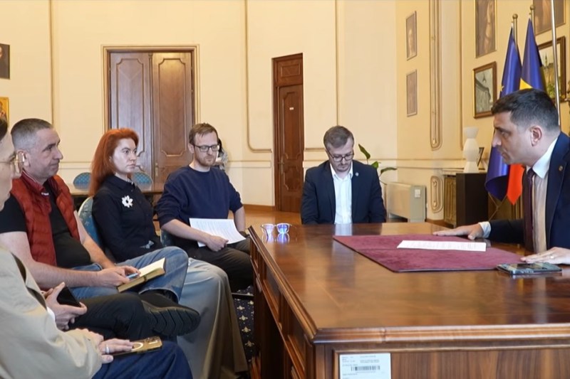 Capture from the video posted by George Simion on Facebook in which he discusses with Journalists Digi 24