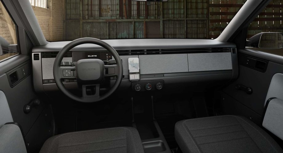 The basic version of the vehicle is to have poor equipment