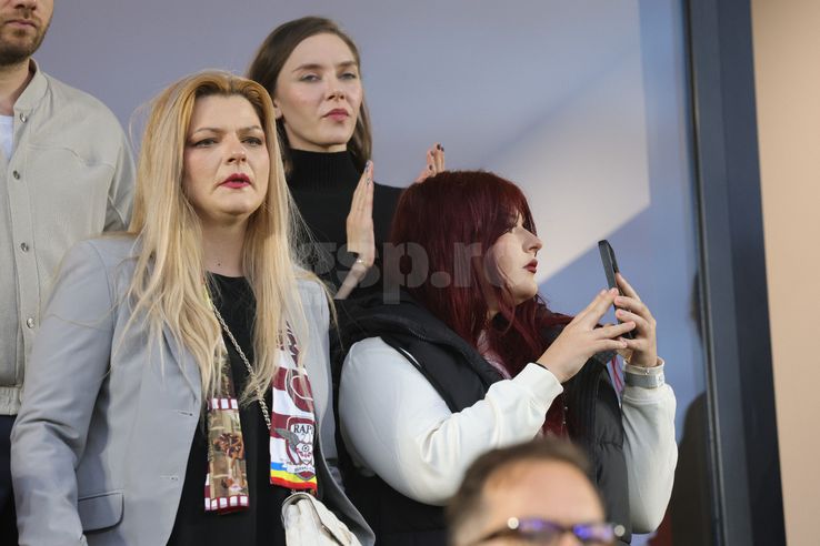 Cristi Săpunaru's wife, in Giulești, Rapid - CFR/ Photo: Ionuț Iordache (GSP)