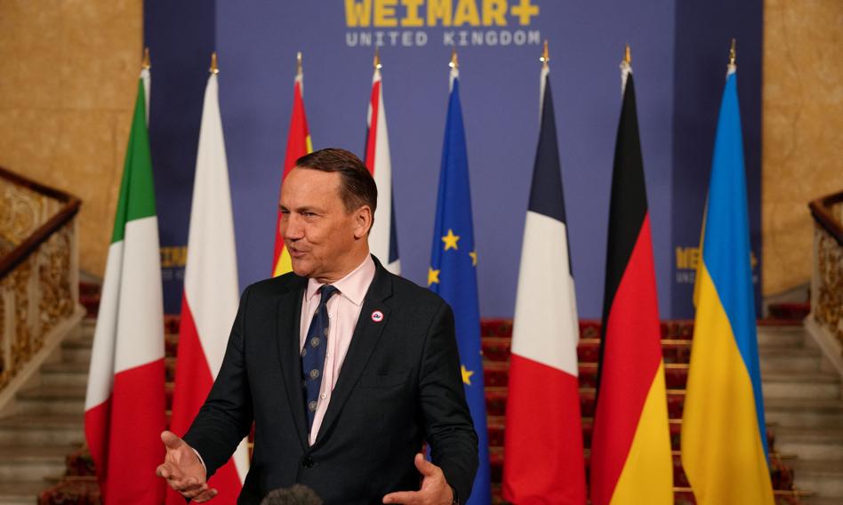 Sikorski: The US gives Russia the last chance for "exit from the highway to hell"