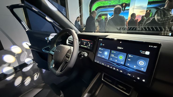 Byd, a world leader in the production of electric vehicles, is officially present in Romania today. Photo: Andrei Crăițoiu (gsp.ro)