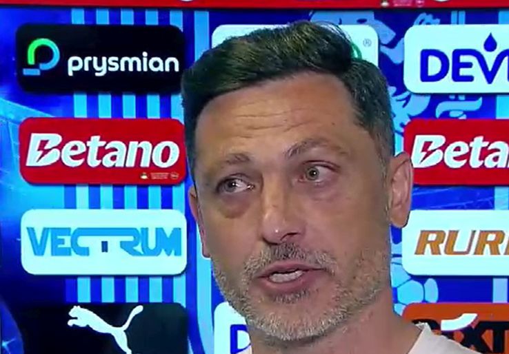 Mirel Rădoi, in tears after Craiova University - Rapid 1-2, stage 7 Superliga. Photo: TV capture