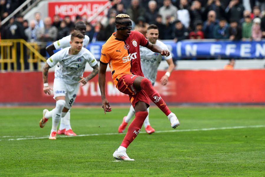 Roberto Pruzzo (69 years old), the former great striker from AS Roma, said he was informed from safe sources that Victor Osimhen Peak (26) will sign with Juventus next summer and will become the new footballer of the Italians. Package of 200 million for Victor Osimhen! »Napoli's striker raises exorbitant claims