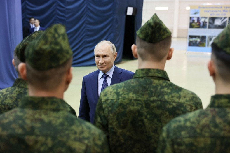 Vladimir Putin visiting the Training Center of the Russian Army Torżoku in the Twerski District, March 27, 2024.
