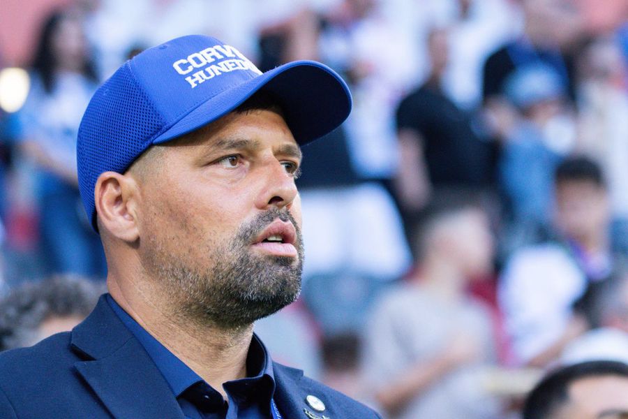 Florin Maxim, Corvinul coach, photo: Imago Images The coach appeared in