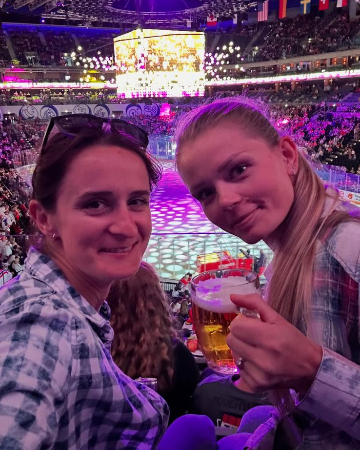 Martina Sablikova and Nikola Zdrahalova form a couple/photo: Instagram
