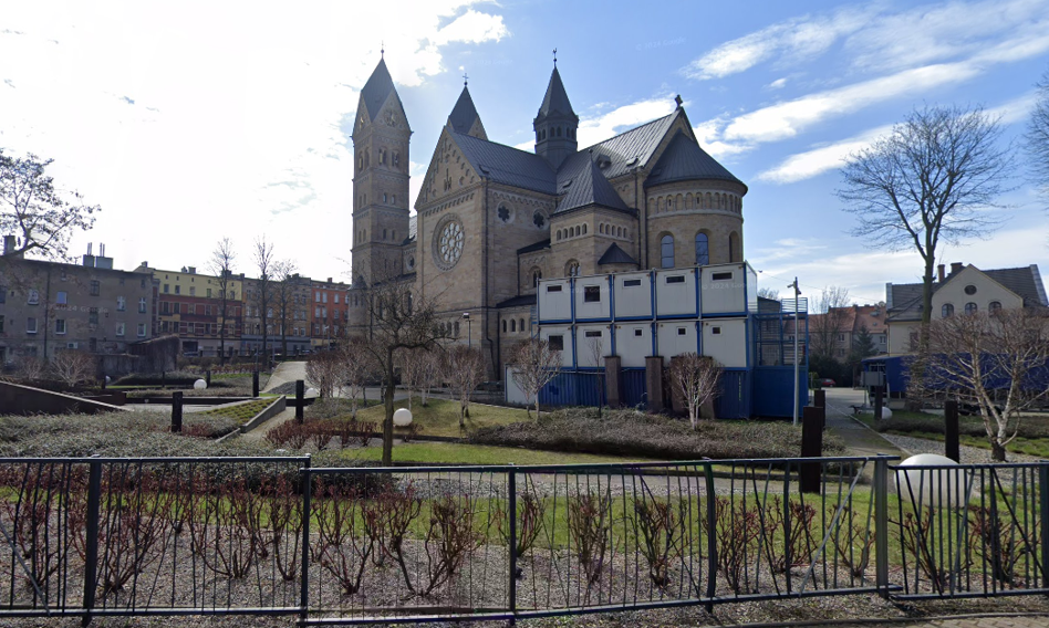 The parish must pay PLN 27.3 million of EU subsidies. Clergy with allegations