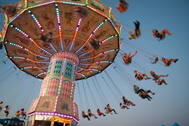 Călușeii or the wheel with chains - the delight of children of all ages. Photo: Shutterstock