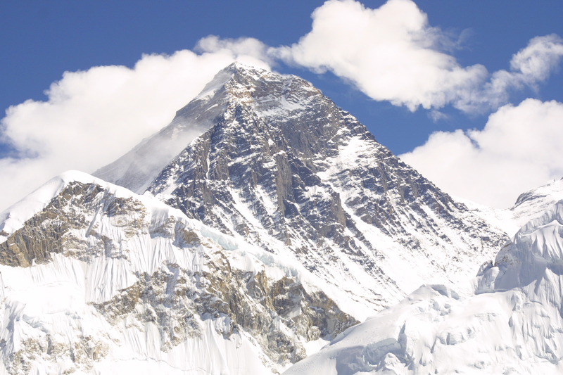 Ukrainian who climbed Everest in record time was released from arrest