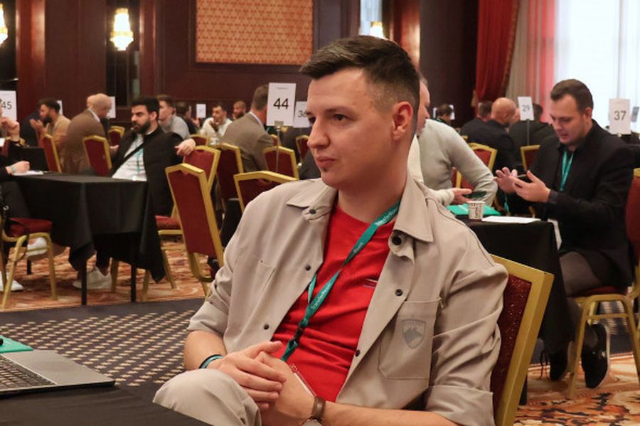 Ionuț Lupescu gives the land with Dinamo's official: 