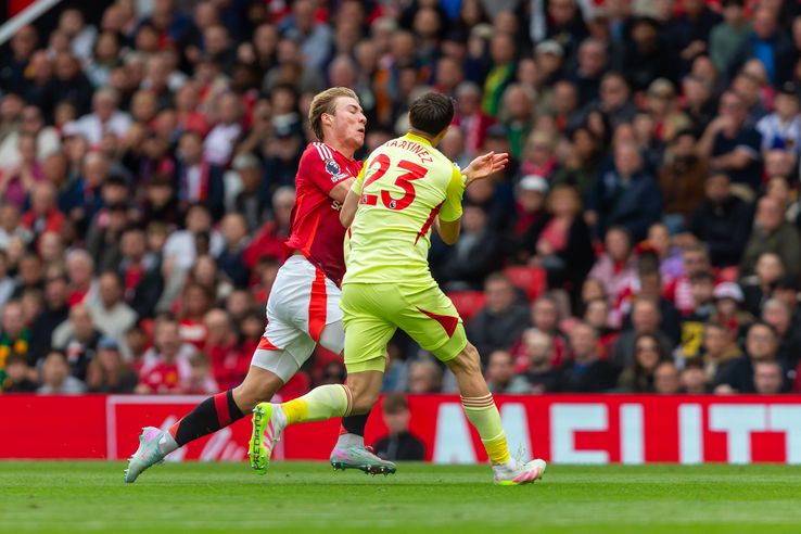 Emiliano Martinez, red card in Manchester United - Aston Villa, photo: Imago Images