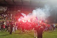 He started the holiday in Mioveni, after promoting FC Argeș »the fans invaded the land, the mayor also entered the lawn: the hottest images captured by GSP