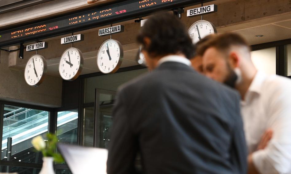 Excluded euphoria on WIG20 and records of other indexes. CCC falls after the results