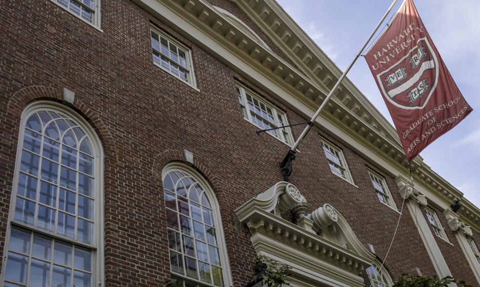 The US President is considering taking Harvard $ 3 billion. "What a great investment for the USA"