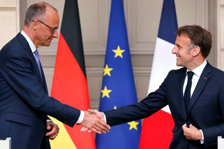 German Chancellor Friedrich Merz (L) and President of France Emmanuel Macron at a joint press conference at the Elyseed Palace in Paris, France, May 7, 2025.