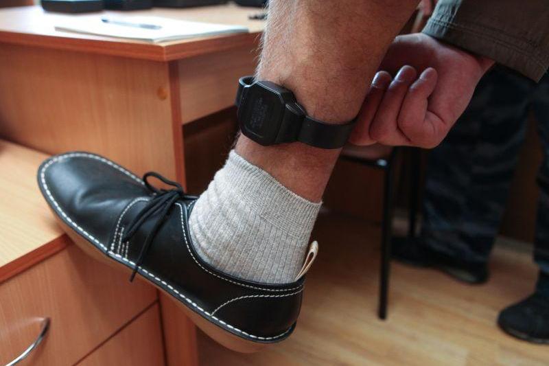 Electronic bracelet for aggressors, photo: dreamstime.com